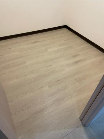 富築室內設計 地板/壁紙/窗簾 - 
