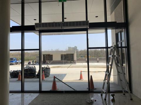 小林 - 高3米多玻璃自動門-空氣門