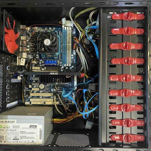 H&K電腦工坊 - 舊電腦修起來也是頭好壯壯的（整理前）