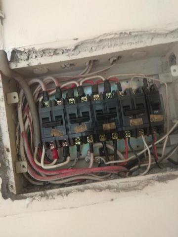 小江 - 開關更換