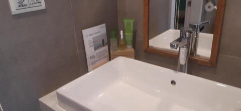 李佳玲    居家收納清潔 - 化妝室是每個地方清潔的重點，因為人都會使用。