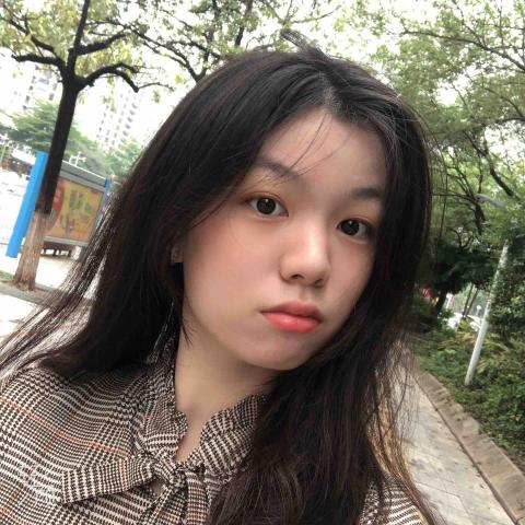 提供法文服務的專家李怡箴