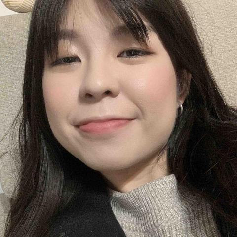 提供手繪封面服務的專家Ada