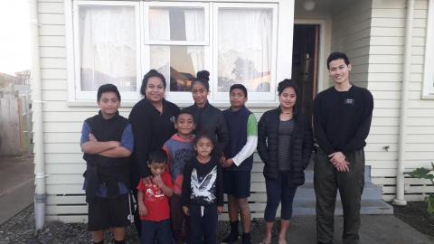 Wen - 與紐西蘭當地的家庭小孩合照