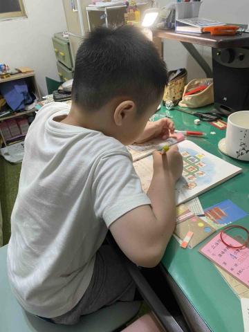 Marya_Hsieh - 每日輔導7歲弟弟課業