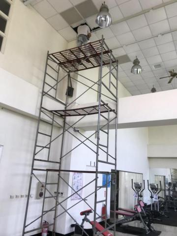 郭志昱 - 挑高空間更換電燈