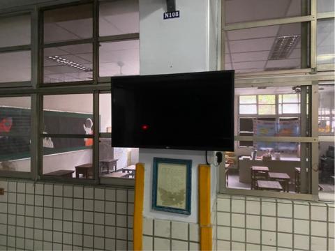 修起來水電工程行 - 安裝吊掛式電視支架 修起來水電工程行 - 安裝吊掛式電視支架