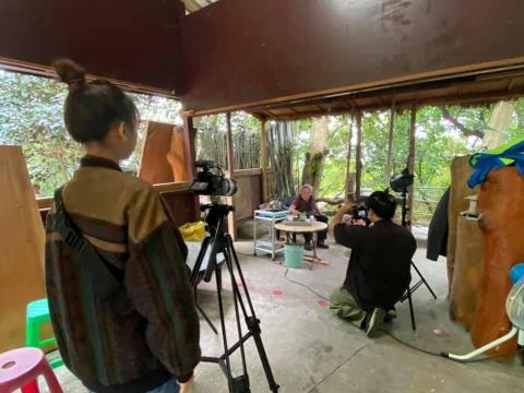 Oneshot Studio｜一鎗影像 - 拍攝達基力文化公司商業廣告片。