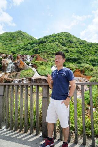 提供顧問公司服務的專家周郁翔