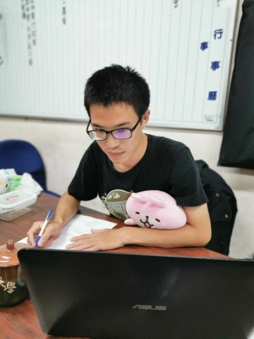  - 擔任學生會主任秘書