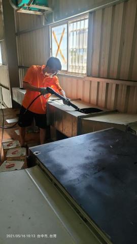 佑宬工程行 - 排油煙管高壓清洗