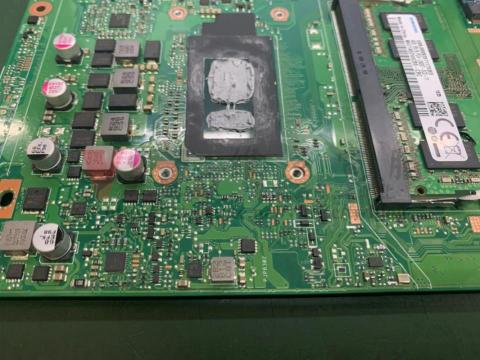 維多電腦有限公司 - X560U 受潮維修