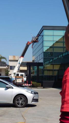 佑宬工程行 - 玻璃帷幕外牆清洗