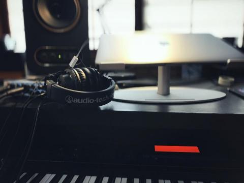 邁向專業的現代流行音樂課（編曲、歌唱、其他音樂製作教學） - 