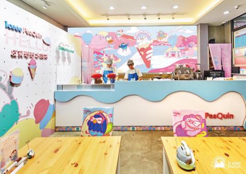 赫思西亞&middot;角色插畫授權 - 整體空間規劃當中，也將旗艦店所在地-台中市的特色，透過插畫盡情揮灑在形象主牆及打卡牆上，使遊客們能藉由店裡的視覺設計，更加了解台中市的特色景點，進而能帶動周邊的觀光風氣。