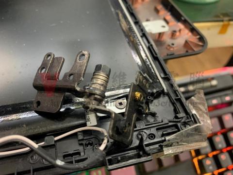 維多電腦有限公司 - 筆電轉軸斷裂維修