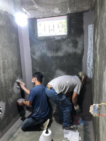 強尼水電 - 廁所翻修-
冷熱水管汰換,使用一線品牌之管材及零件。
防水細節不馬虎,全部做到頂,任何轉角及銜接處都不會放過。材料均使用穩定的大品牌,團隊熟悉各種材料特性,按部就班施工
大膽保固五年,一次到位,解決討人厭的滲水漏水及壁癌!
施工細心,客戶放心 強尼水電 - 廁所翻修-
冷熱水管汰換,使用一線品牌之管材及零件。
防水細節不馬虎,全部做到頂,任何轉角及銜接處都不會放過。材料均使用穩定的大品牌,團隊熟悉各種材料特性,按部就班施工
大膽保固五年,一次到位,解決討人厭的滲水漏水及壁癌!
施工細心,客戶放心