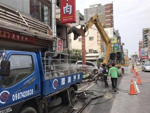 環美拆除工程 - 拆房子