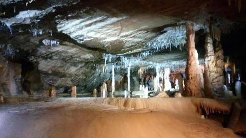 呂曜吉 - 地下洞窟 呂曜吉 - 地下洞窟