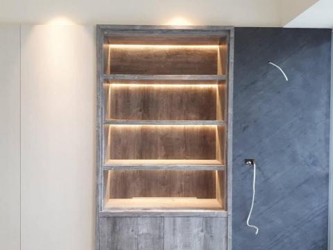 彭建龍 - 櫃內鋁擠及LED燈帶安裝