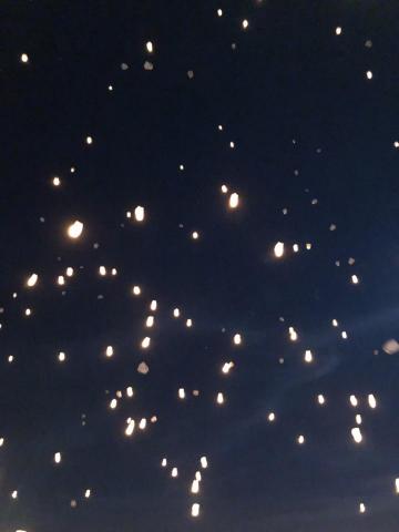 周均霖 - 放天燈