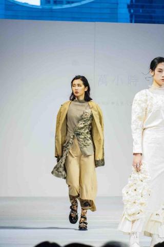 徐嘉謙 - 亞大畢業時裝週 模特