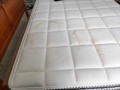 家立潔專業清潔 - 床洗前 家立潔專業清潔 - 床洗前