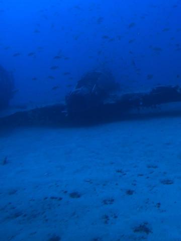 周均霖 - 潛水艇