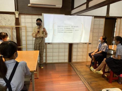 兟來ㄟ藝術工作室 - 老房子裡的藝術課 
教學照