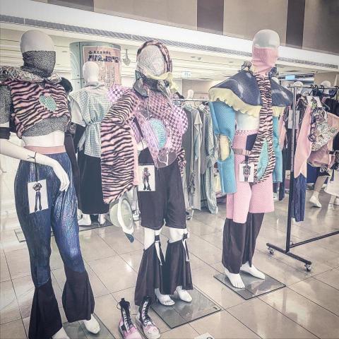  - 系上畢展展場圖
這是我本人設計的舞台服裝