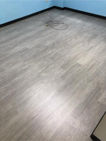 迪諾窗簾木地板 - 塑膠地板