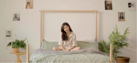 432赫茲 Film production studio - Eade.shop 二手衣廣告