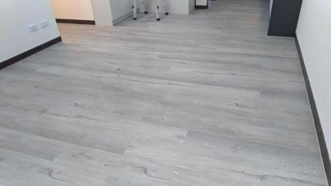 [尚品窗簾]石塑地板一坪$2100含工 - 