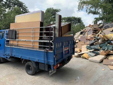 小林拆除清運服務 - 大型家具清運一車8000元 小林拆除清運服務 - 大型家具清運一車8000元