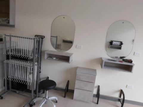 鴻屋室內各項裝潢工程 - 店面裝修