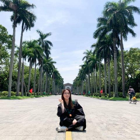 提供高中化學服務的專家丁瓘茵