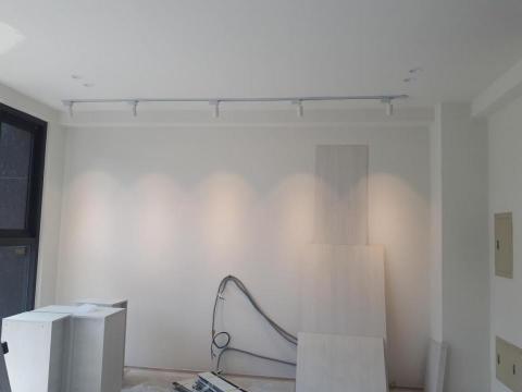 彭建龍 - 軌道及軌道燈安裝