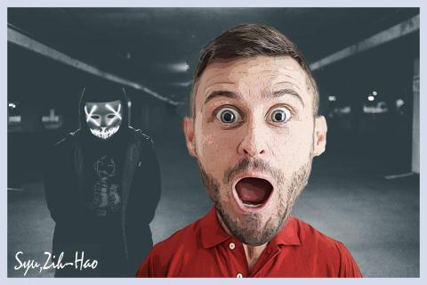 徐子豪 - 人物作卡通化處裡，去背後複製在另外一張圖上
#示範參考圖