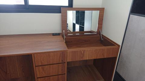 三元素室內裝修工程有限公司 - 女兒房書桌與化妝台 三元素室內裝修工程有限公司 - 女兒房書桌與化妝台