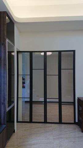 三元素室內裝修工程有限公司 - 四片式鋁製折疊門 三元素室內裝修工程有限公司 - 四片式鋁製折疊門