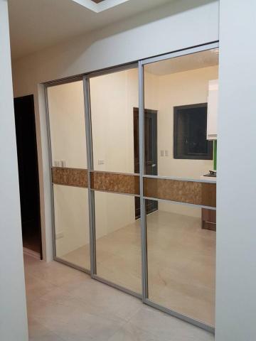 三元素室內裝修工程有限公司 - 客廳與廚房 平推式拉門阻油煙 三元素室內裝修工程有限公司 - 客廳與廚房 平推式拉門阻油煙