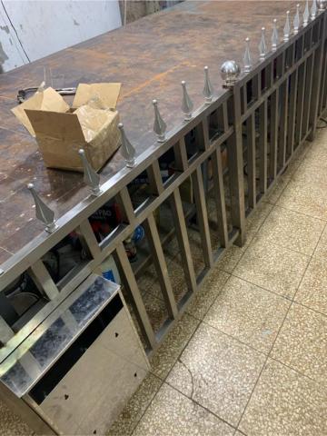 昱宏金屬工程行 - 女兒牆上圍欄