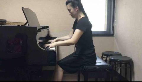 提供音樂系收入服務的專家Alice 