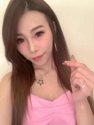 提供美髮剪刀服務的專家郭昱汝