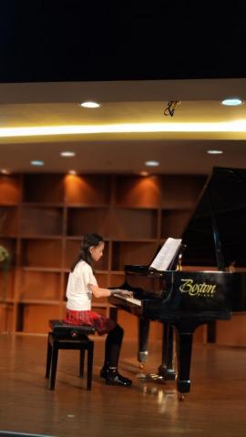 劉老師鋼琴工作室（也可到府教學） - 