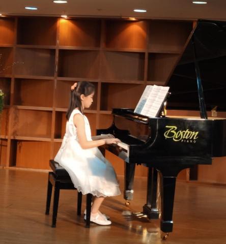 劉老師鋼琴工作室（也可到府教學） - 學生鋼琴演奏會