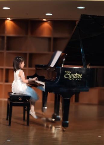 劉老師鋼琴工作室（也可到府教學） - 