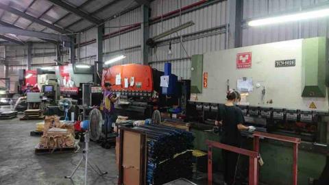 億栓實業股份有限公司-相關產業 - 折床