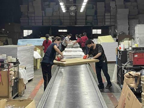 億栓實業股份有限公司-相關產業 - 包裝