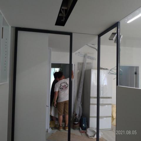 炳暢企業社 - 拉門鐵框